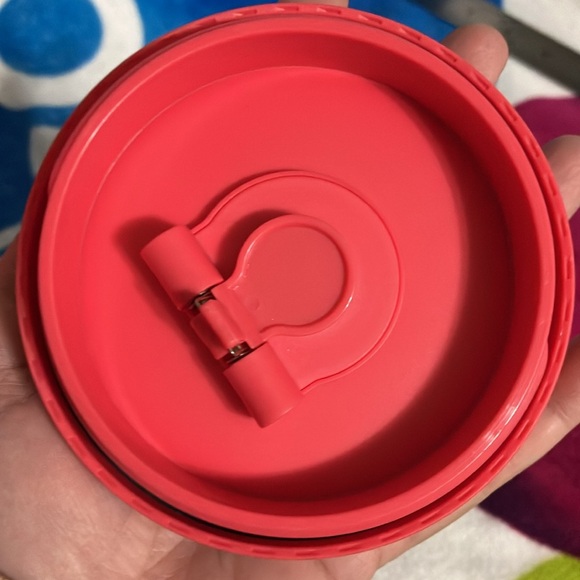 Tall red reusable tumbler NO STRAW 9.5” 40 FLoz - Picture 4 of 5